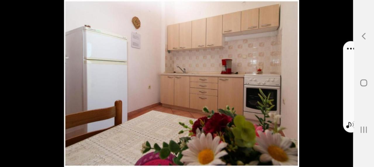 Apartments Bilo Near Primosten Bagian luar foto