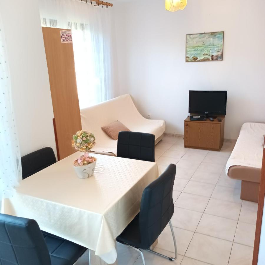 Apartments Bilo Near Primosten Bagian luar foto