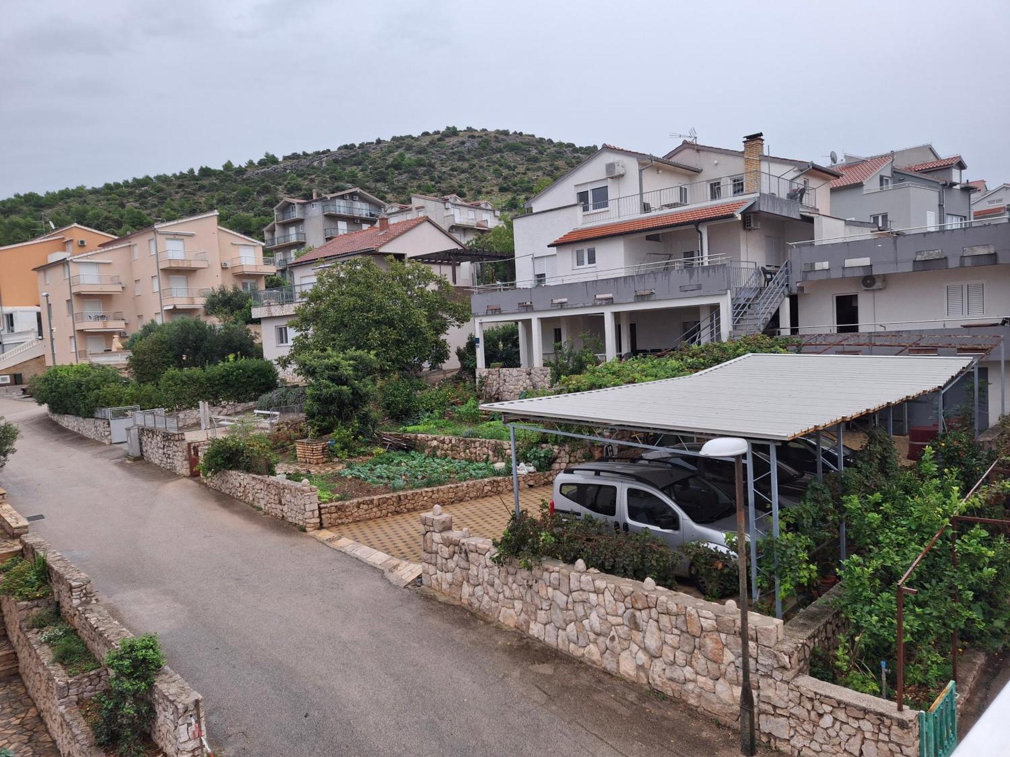 Apartments Bilo Near Primosten Bagian luar foto