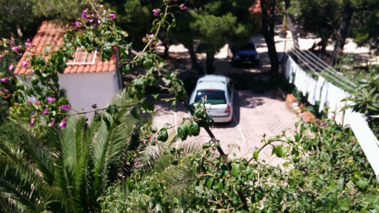 Apartments Bilo Near Primosten Bagian luar foto