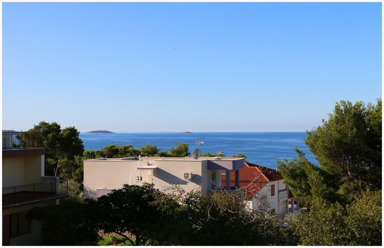 Apartments Bilo Near Primosten Bagian luar foto