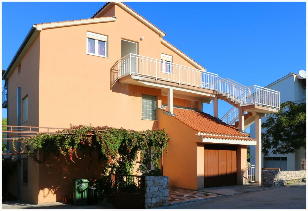 Apartments Bilo Near Primosten Bagian luar foto